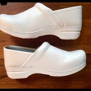 Dansko XP Nursing Shoes